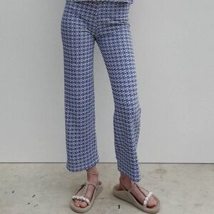 Zara size L pull on blue and white retro design cropped knit pant